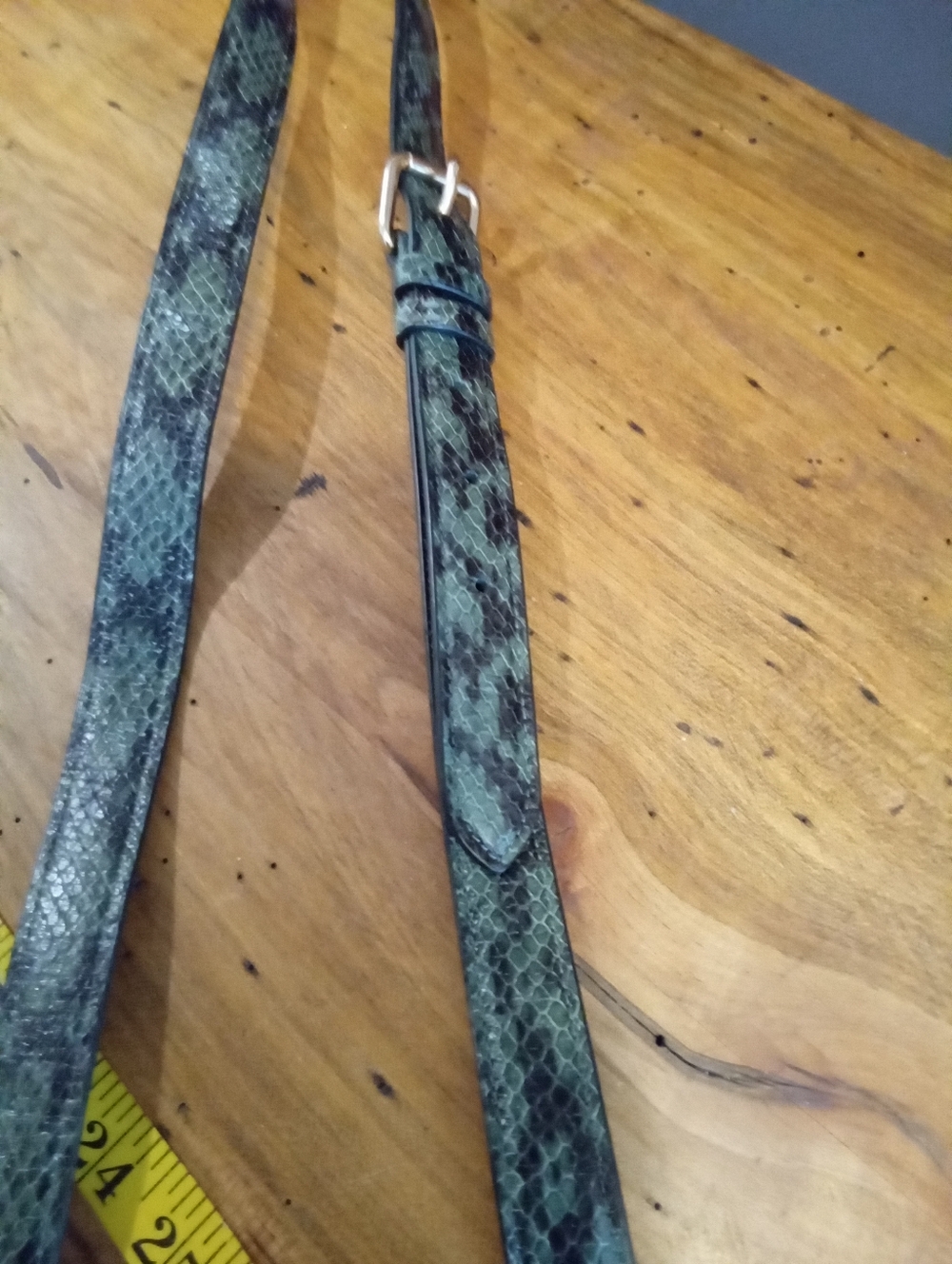 Green & Black Snakeskin-Embossed Faux Leather Purse Strap 42"